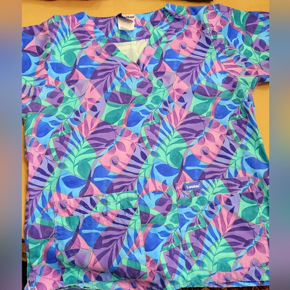 Womens Scrub Set - Picture 3 of 7